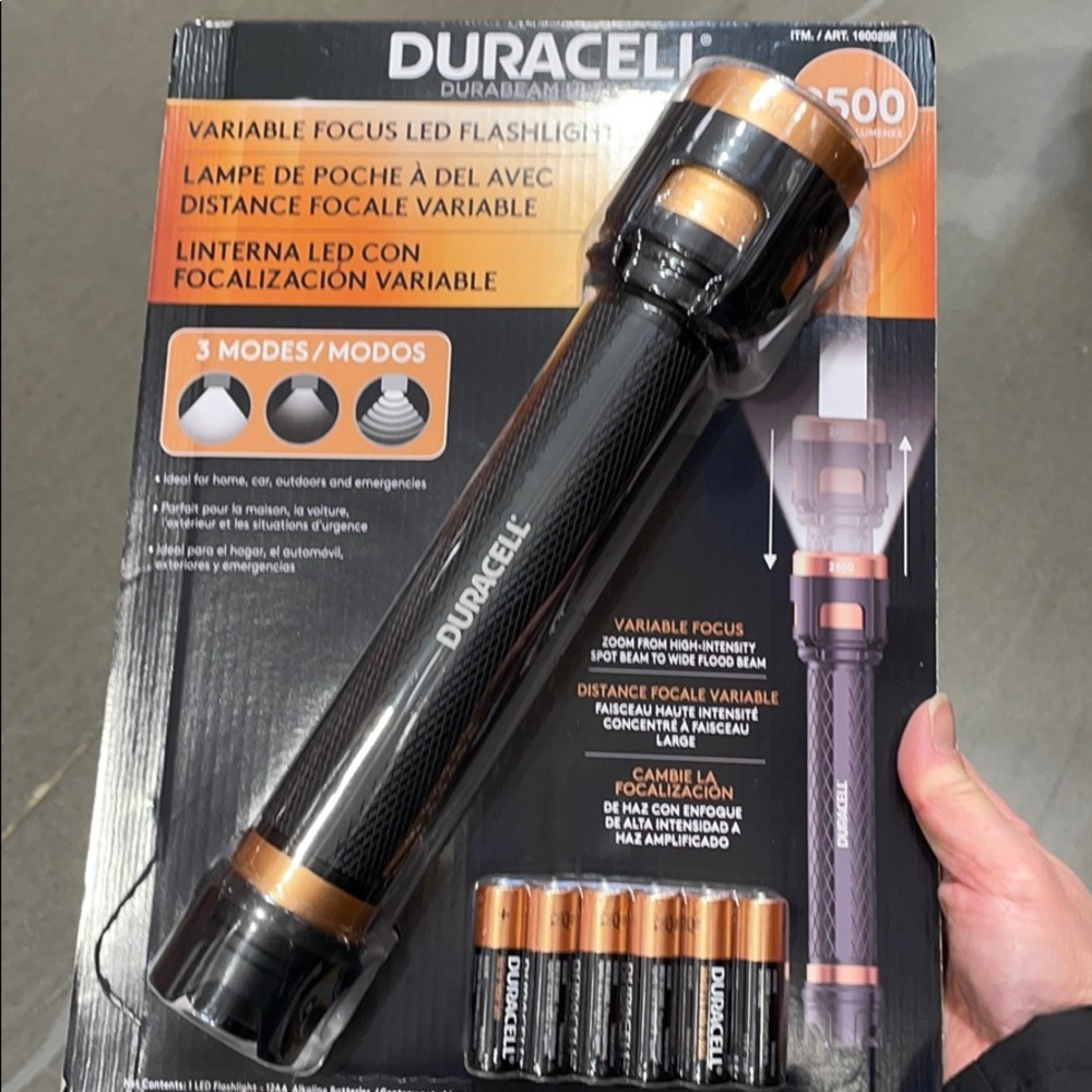 🔦NWT Duracell 2500 Lumen Flashlight w/12ba…